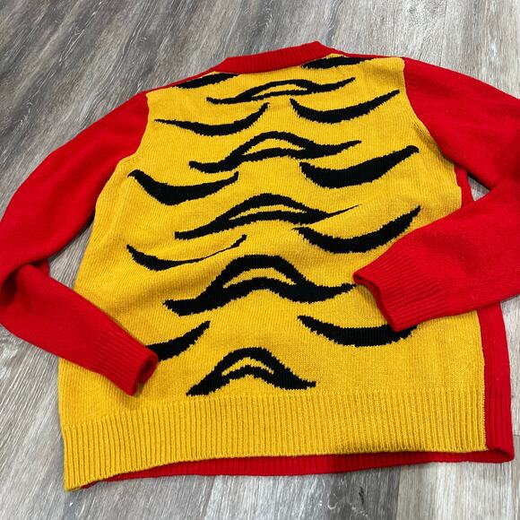Gucci Peanuts Snoopy Tiger Red Wool Sweater - Size Medium - Picture 2 of 4
